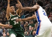 开云体育入口-雄鹿队凭借阿德托昆博的精彩表现，轻松晋级