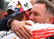 开云体育官网-阿斯顿马丁鏖战红牛二队，维斯塔潘扛起全队