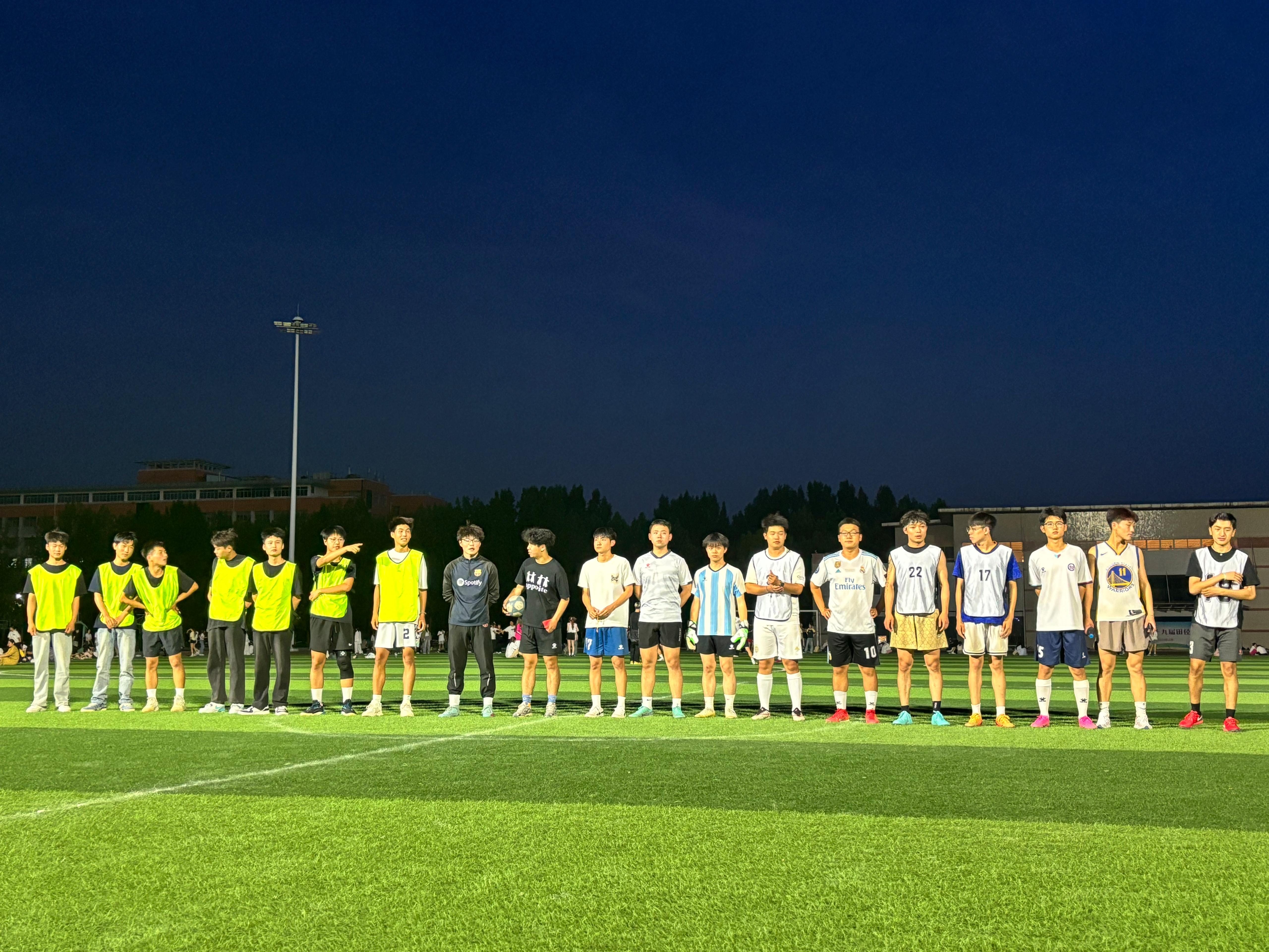 球员们在比赛中展现出了顶级的技术和体能