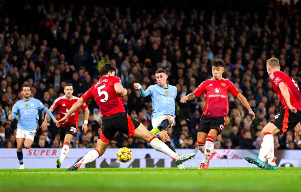 诺里奇客场逼平哈德斯菲尔德保持低位优势的简单介绍