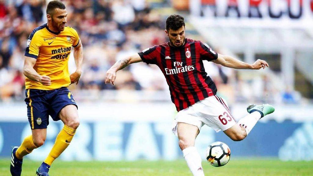 意甲赛场亮点频现，球员表现抢眼