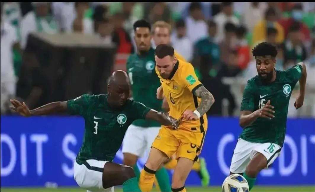 包含尚布利亚客场取得大胜，超越对手跻身前八的词条