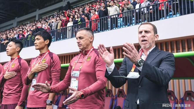 伊拉克球队备战国际比赛，誓夺胜利保卫荣誉的简单介绍