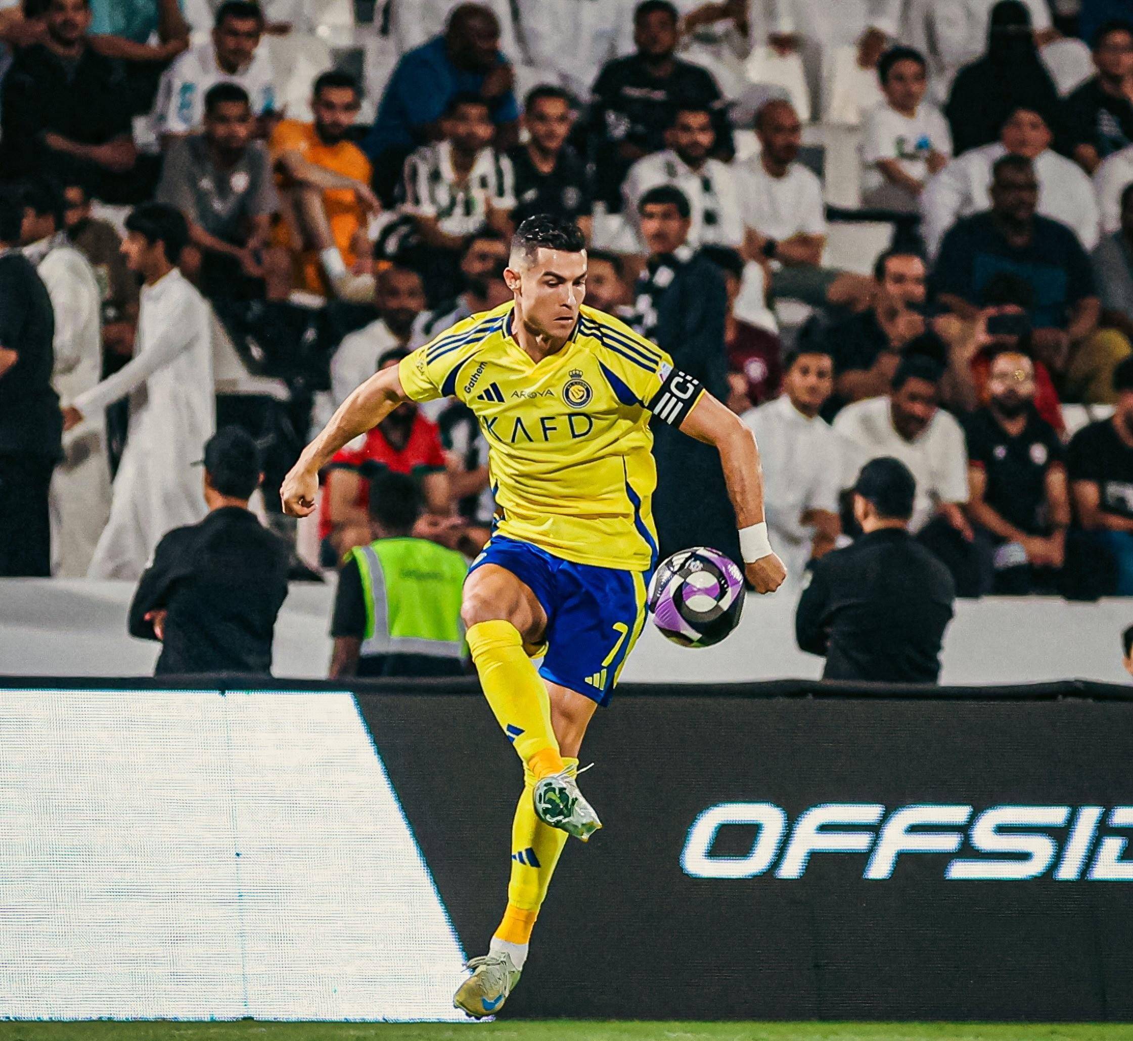 希腊男篮联赛：雅典队赢得关键战役的简单介绍