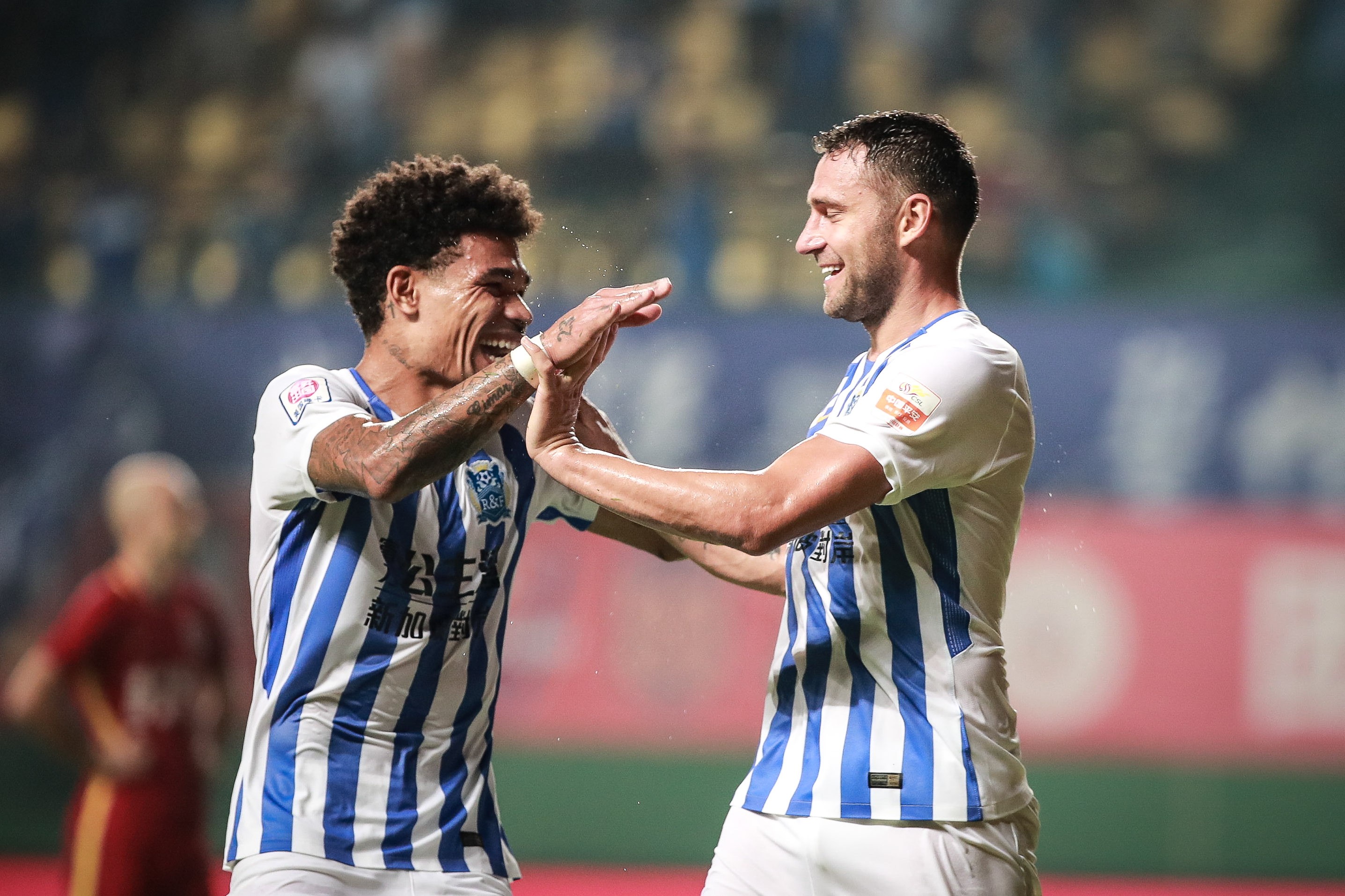 包含重庆力帆主场负于广州富力，实力悬殊！的词条