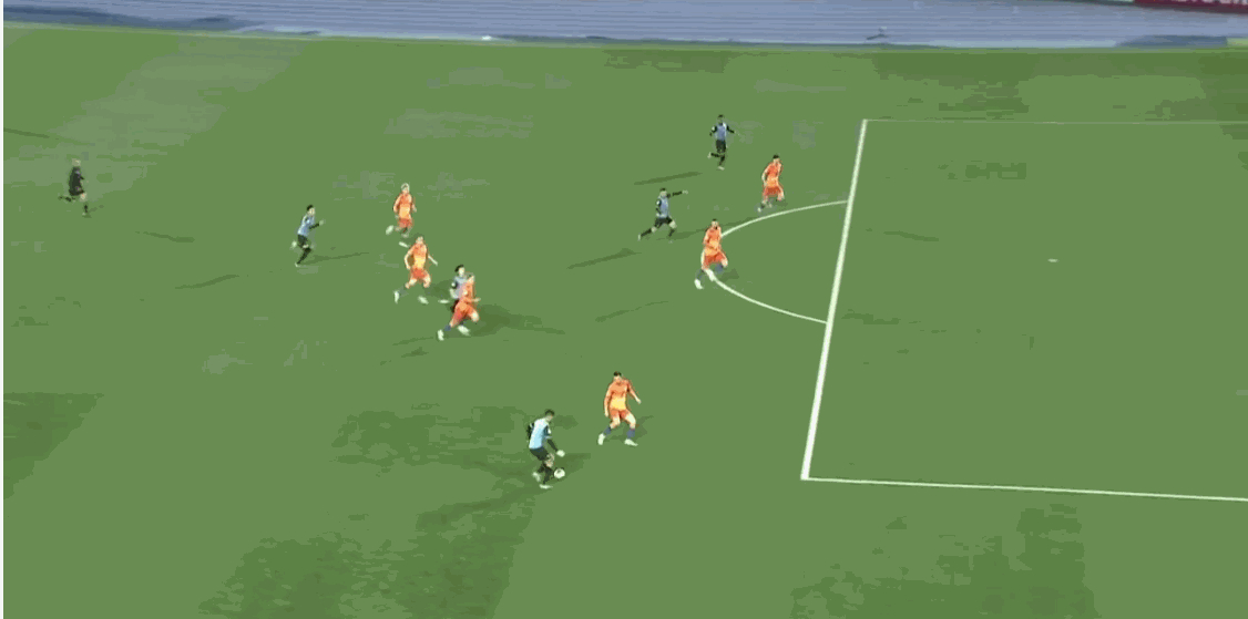 球队局面失控一片混乱，球员表现参差不齐的简单介绍