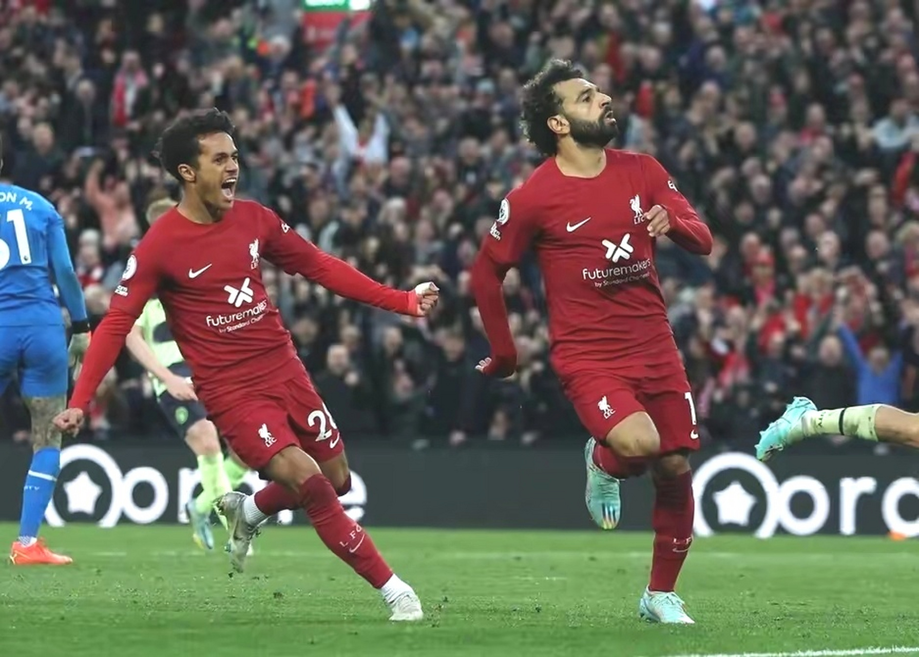 曼城力克利物浦，晋级前景重新显现