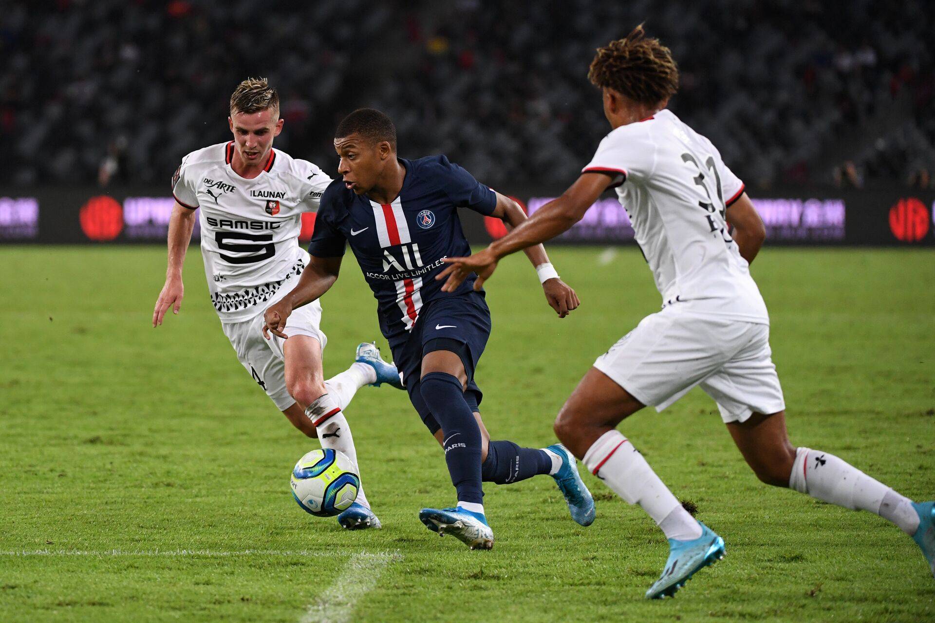 包含巴黎圣日耳曼主场战胜对手,小组头名稳固的词条 包含巴黎圣日耳曼主场战胜对手,小组头名稳固的词条