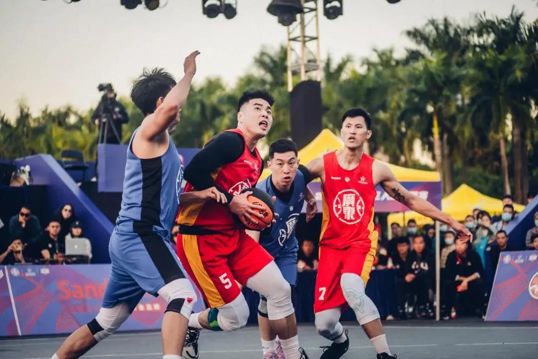 包含智利篮球联赛：劲旅球队实力横扫，稳获胜利的词条