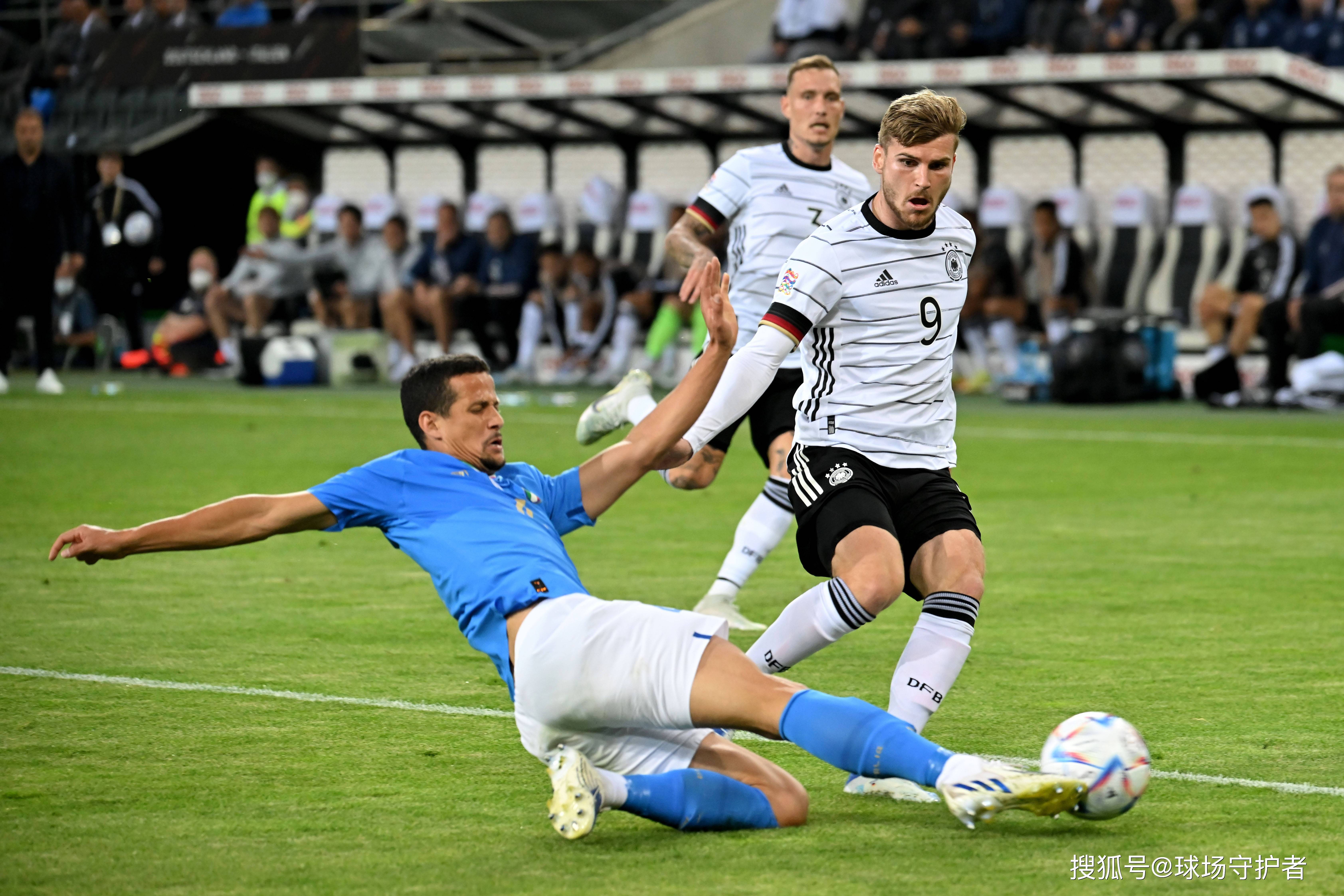 包含荷兰客场-小胜西班牙，实力碾压的词条