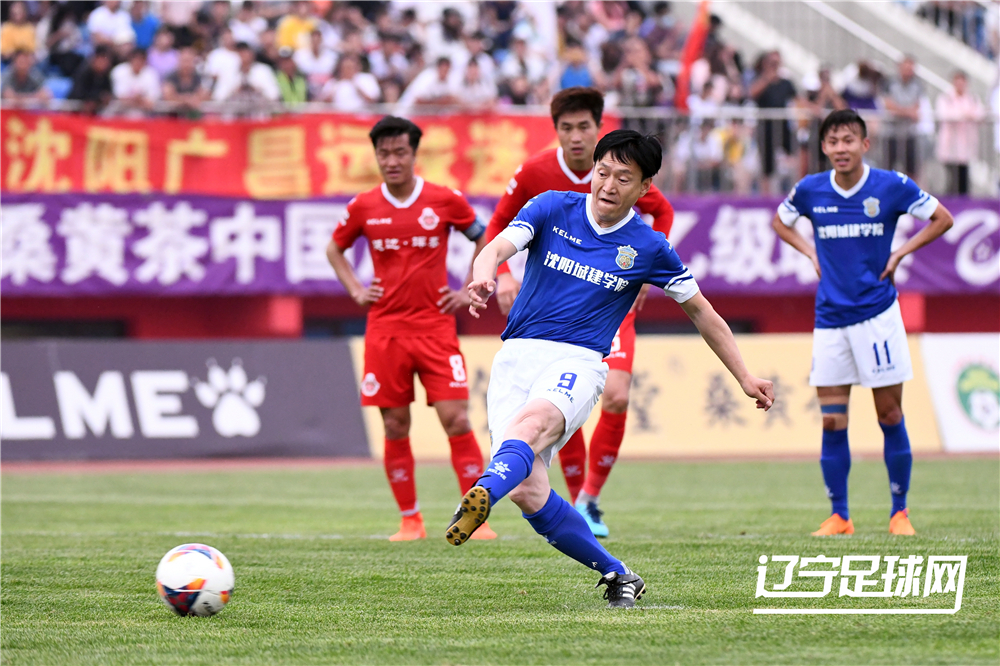 关于霍芬海姆后防稳固，关键时刻挺身而出的信息