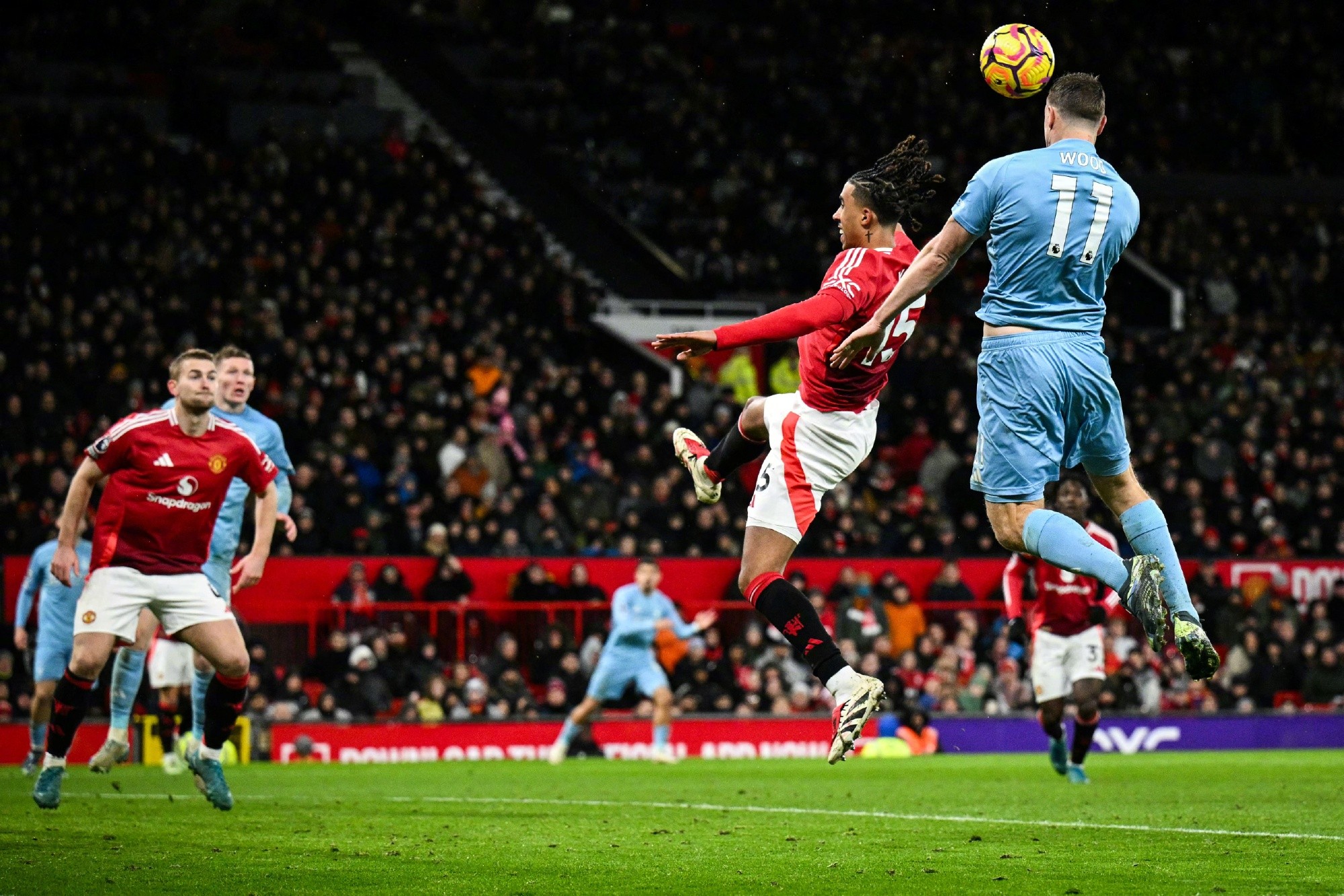 曼联不敌对手,连胜势头中断的简单介绍 曼联不敌对手,连胜势头中断的简单介绍