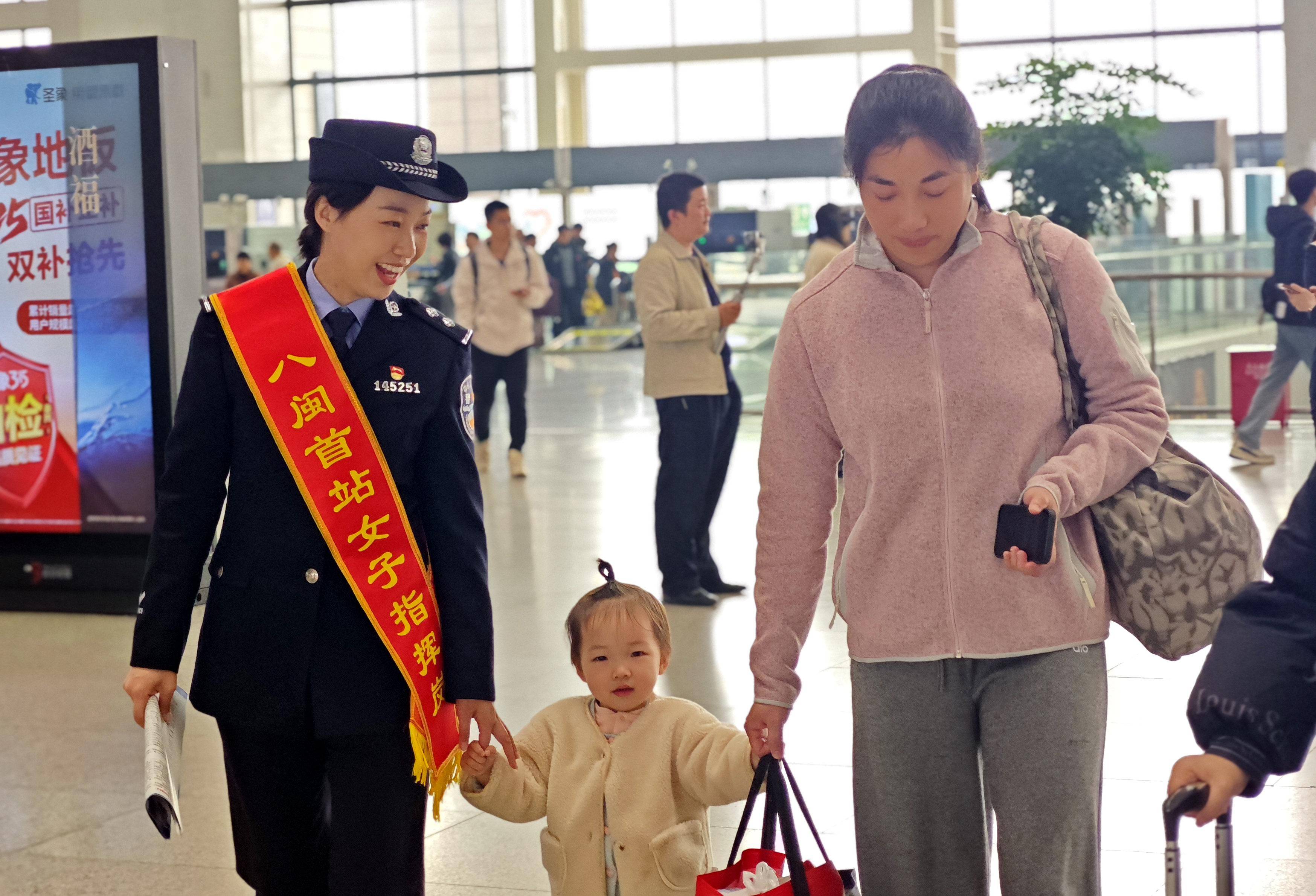 队员们兢兢业业备战未来挑战