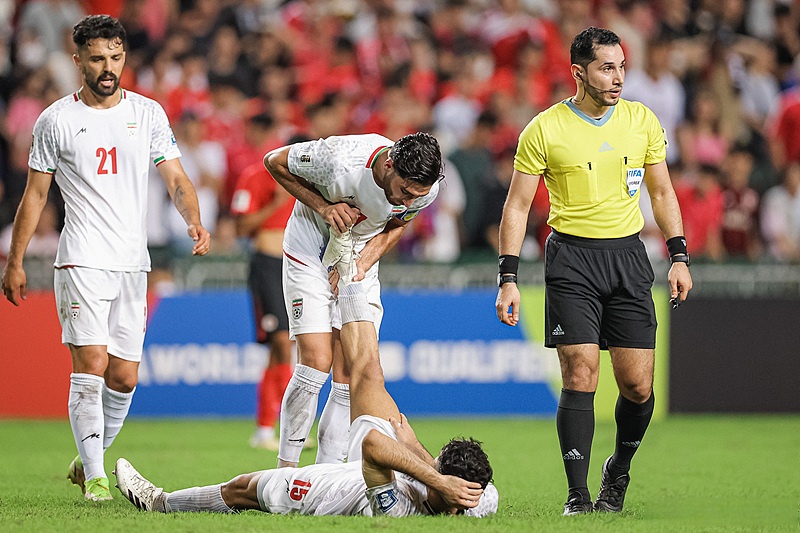 激烈比赛中球队绝杀对手,挽回颓势 激烈比赛中球队绝杀对手,挽回颓势