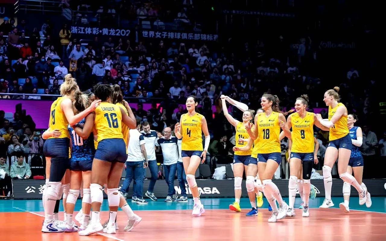 关于日本女排再胜澳大利亚,晋级半决赛引发热议的信息 关于日本女排再胜澳大利亚,晋级半决赛引发热议的信息