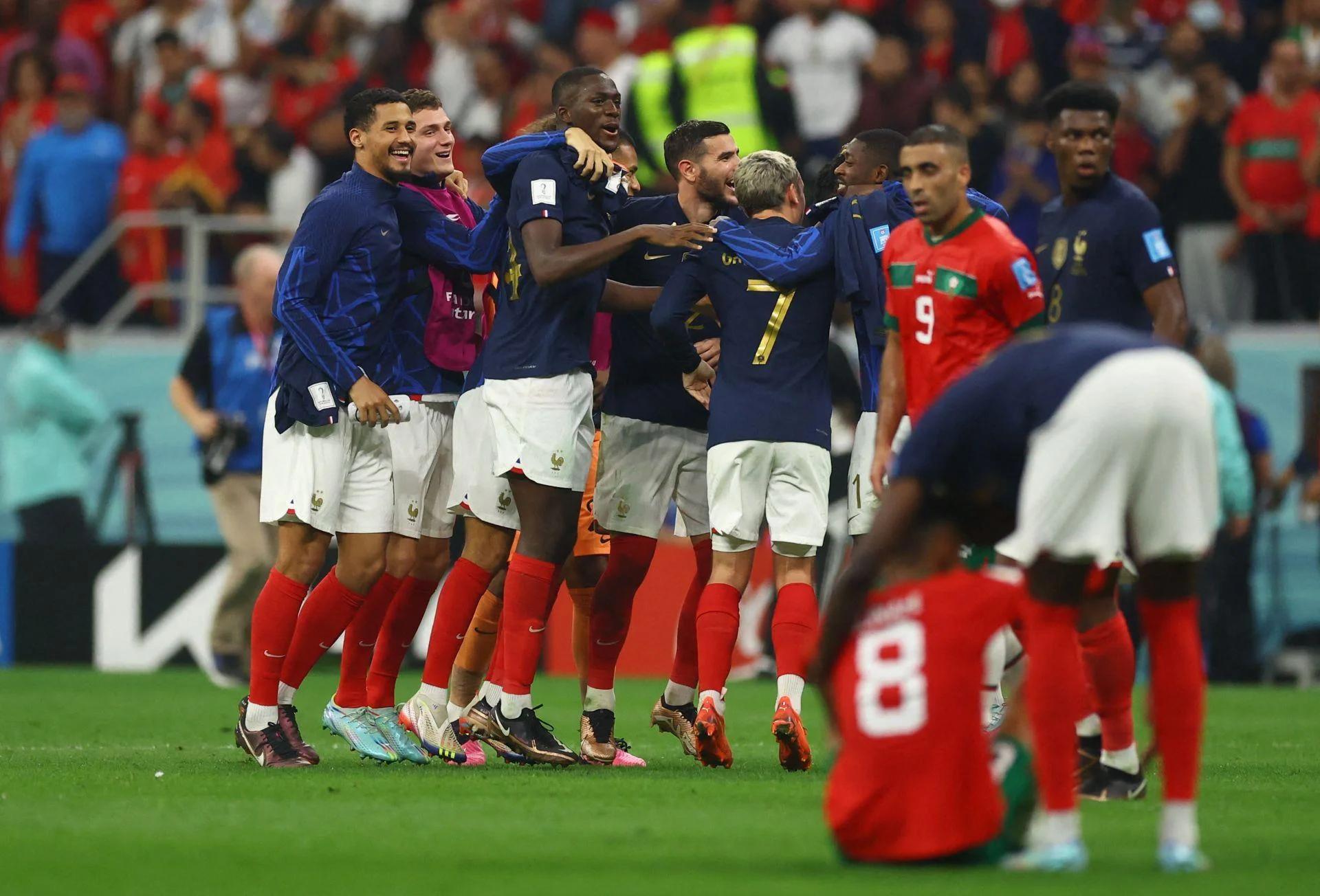 法国联赛首轮对决激烈，十支球队抢夺前四的简单介绍