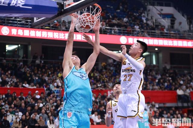 河南男篮大胜青岛队，成功卫冕