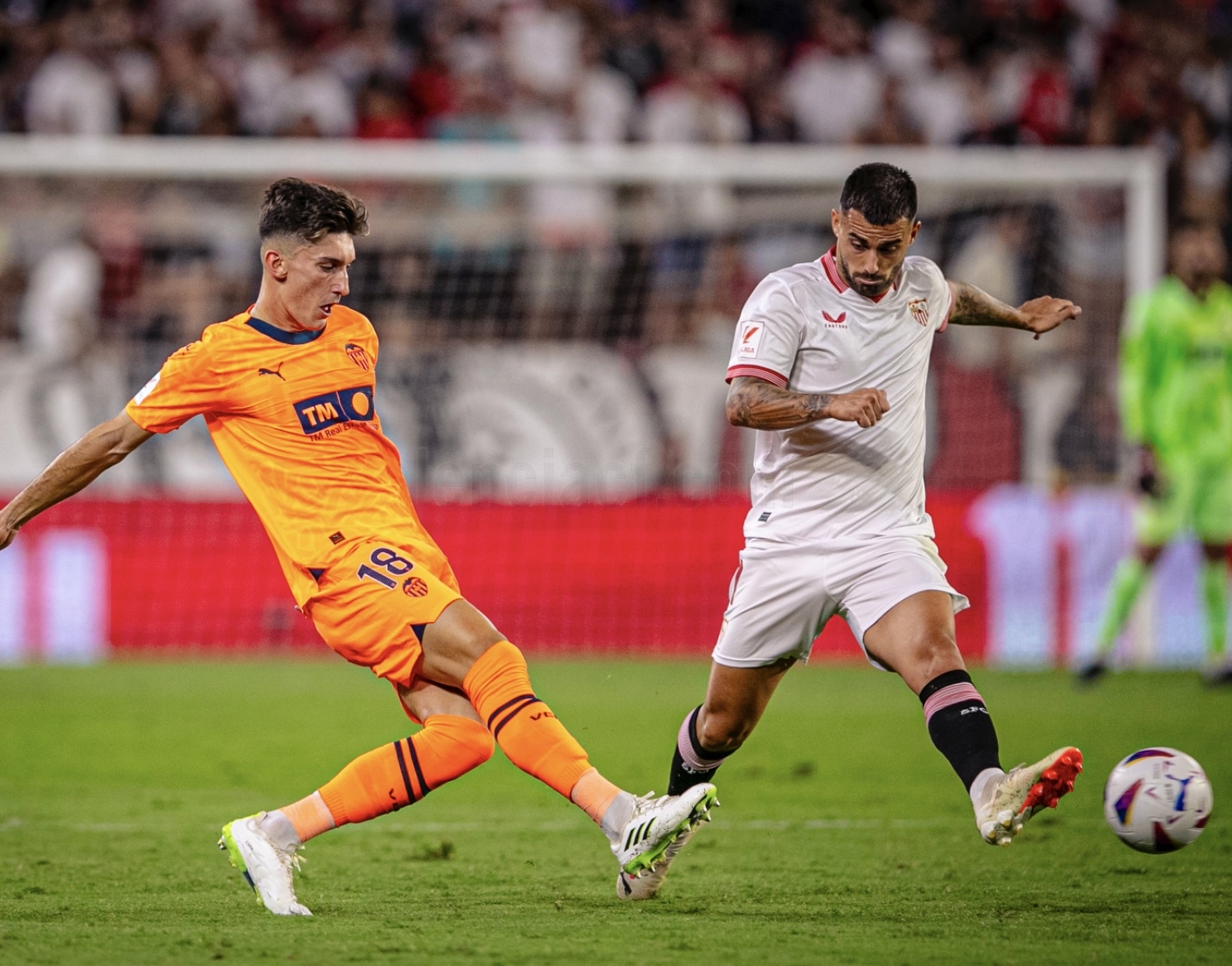 包含瓦伦西亚主场告捷,晋级前景大好的词条 包含瓦伦西亚主场告捷,晋级前景大好的词条