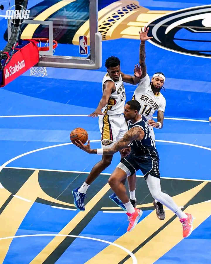 包含独行侠队夺得联盟冠军，球迷热情庆祝胜利的词条