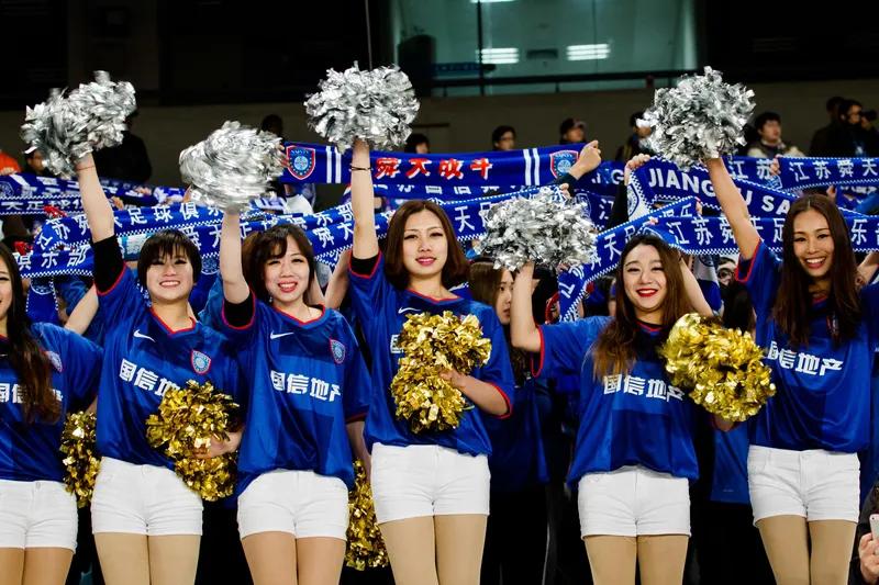 精彩展现，国际球场激烈争锋