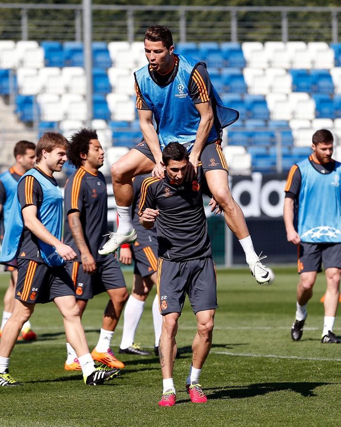 欧冠资格之争激烈，多支球队展开激战的简单介绍