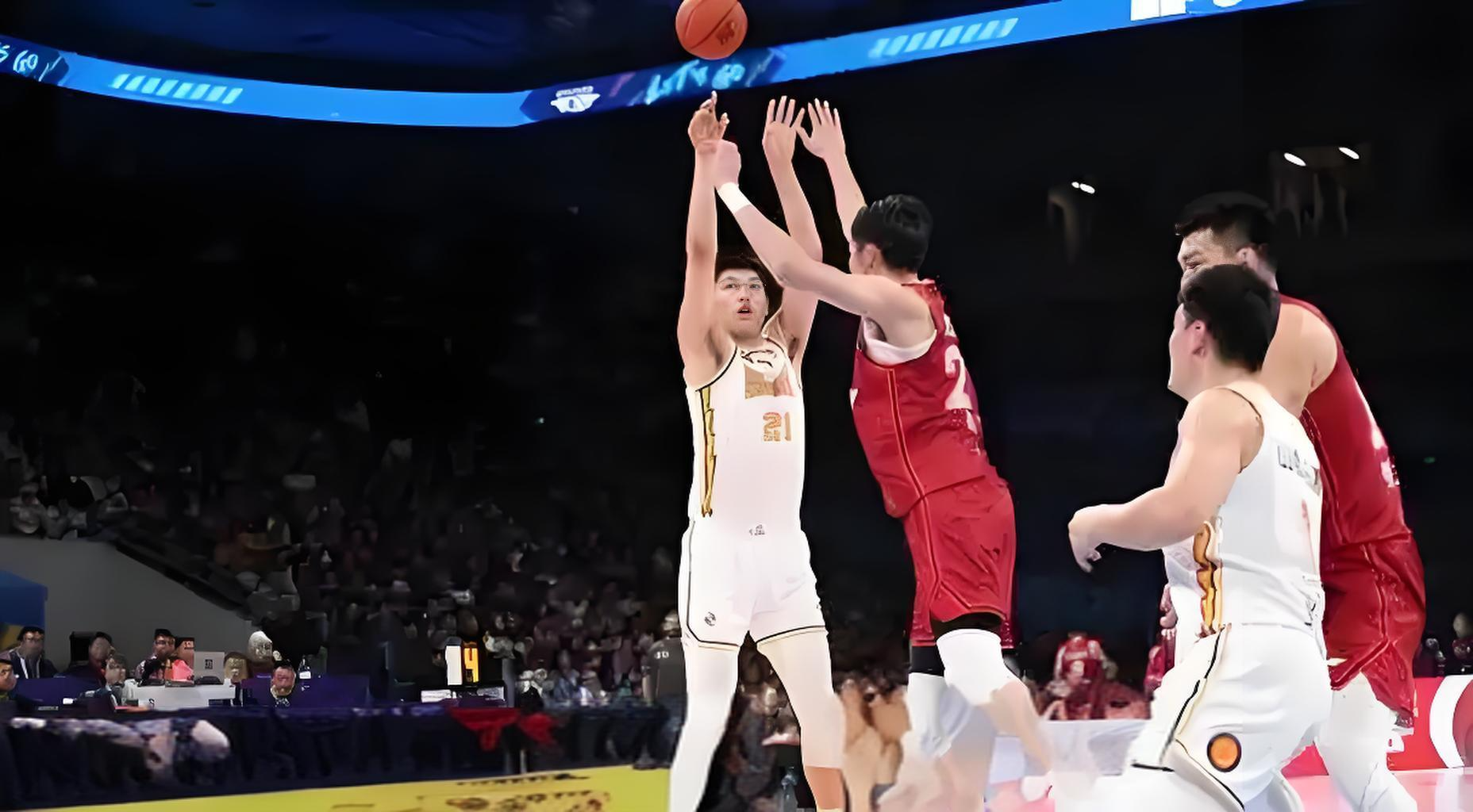 北京男篮再夺胜利，保持不败