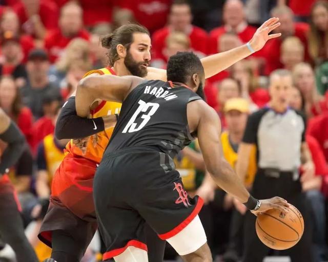 面对火箭,火箭上演关键一战 面对火箭,火箭上演关键一战