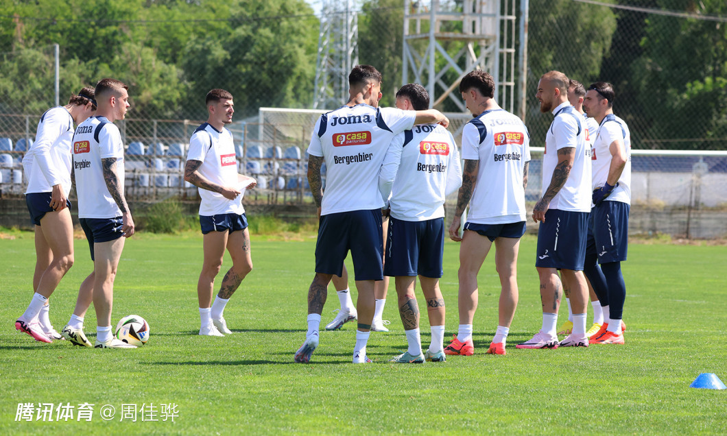 罗马尼亚队在国际足球比赛中实现逆袭 罗马尼亚队在国际足球比赛中实现逆袭