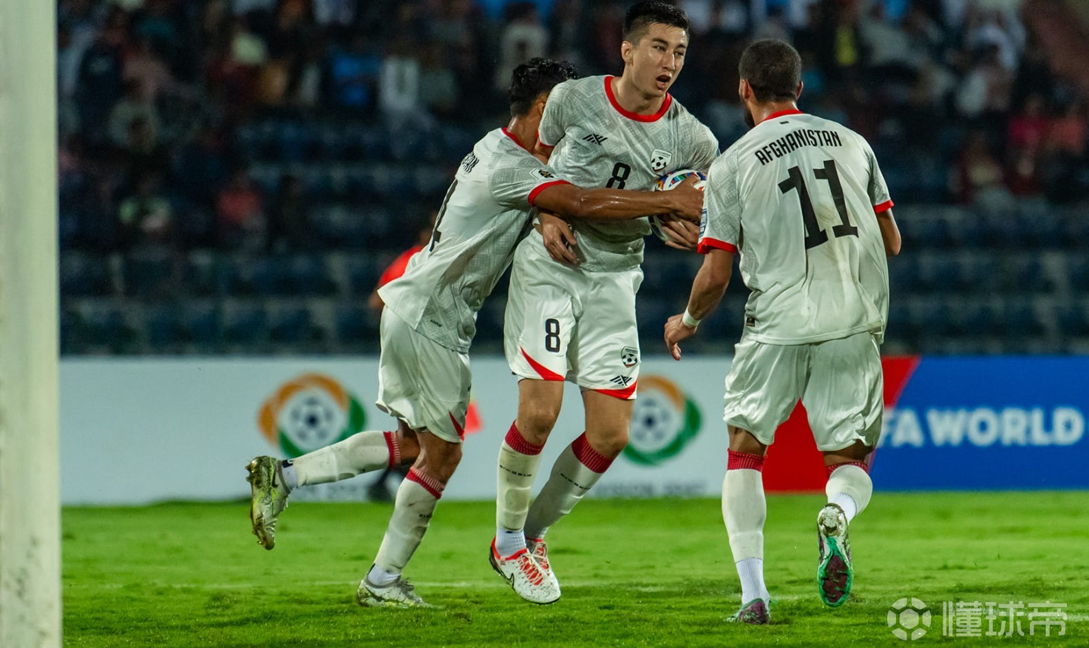 越南队在比赛中取得惊人突破，晋级八强