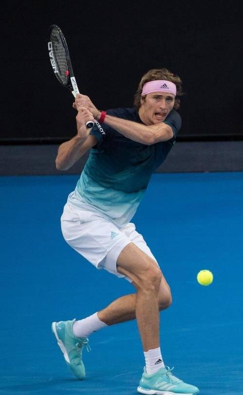 包含欧洲名将复出首秀，球迷期待他的表现的词条