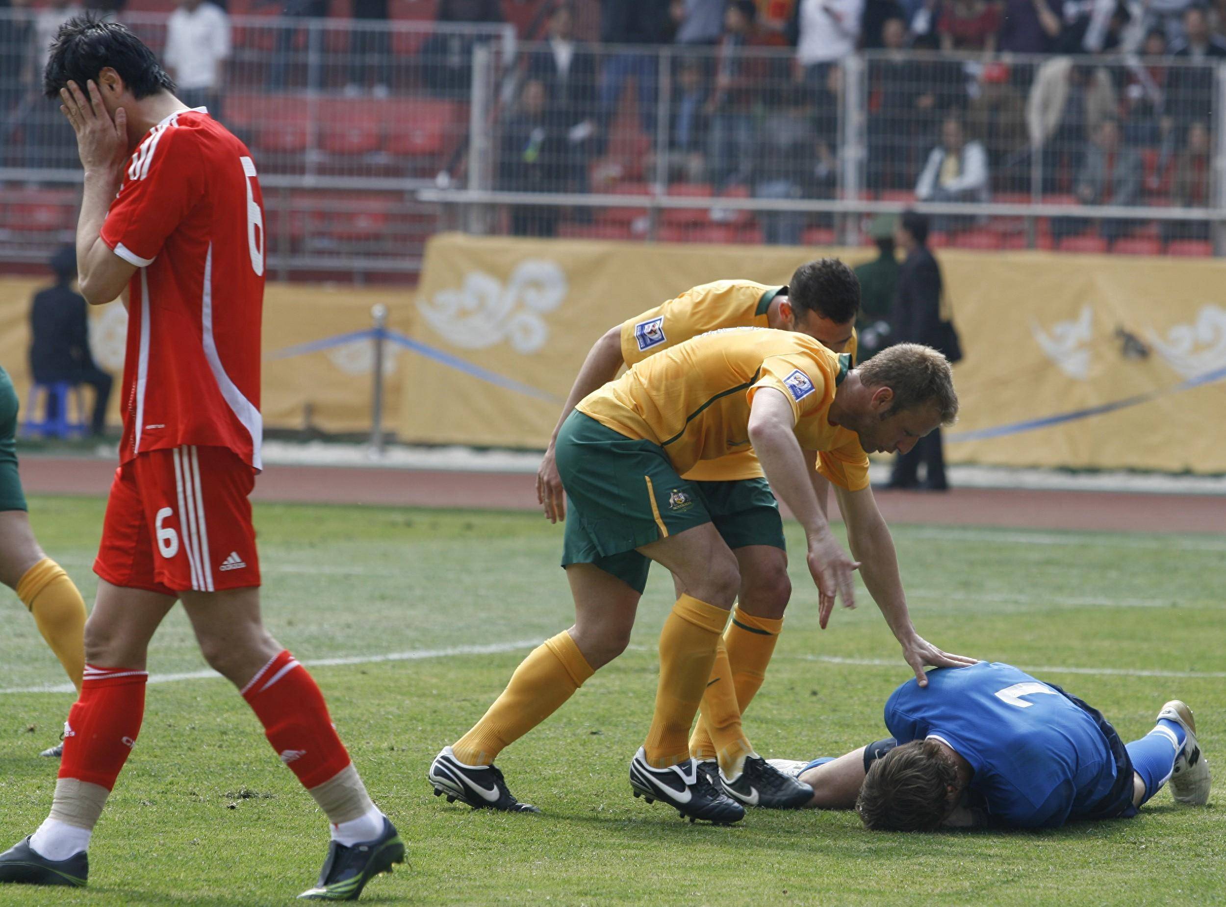亚洲大赛现场火爆，球员尽展实力