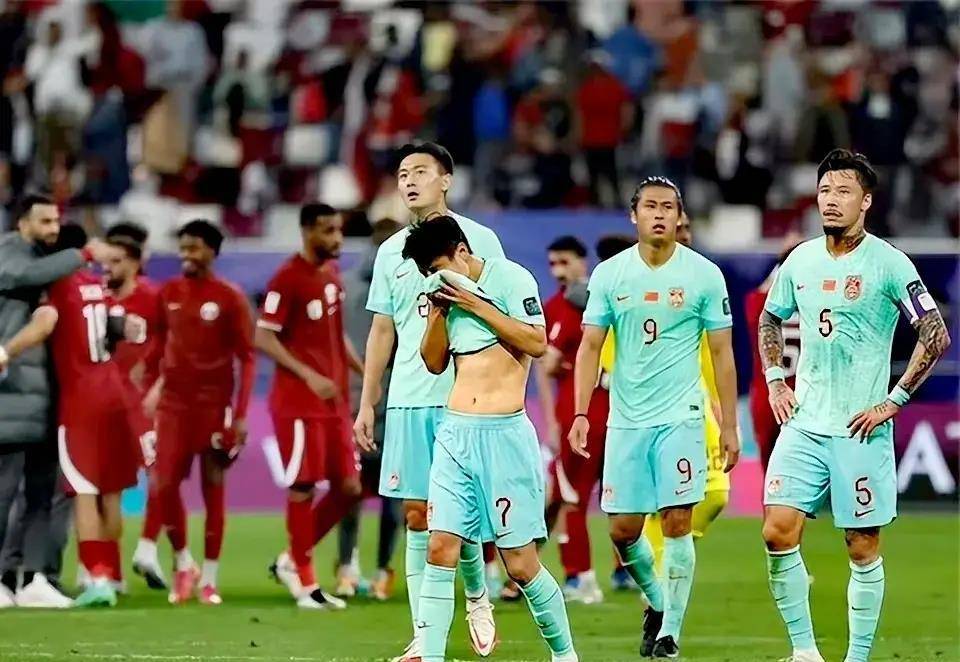 包含国足备战步伐坚定，备战实力彰显强劲的词条