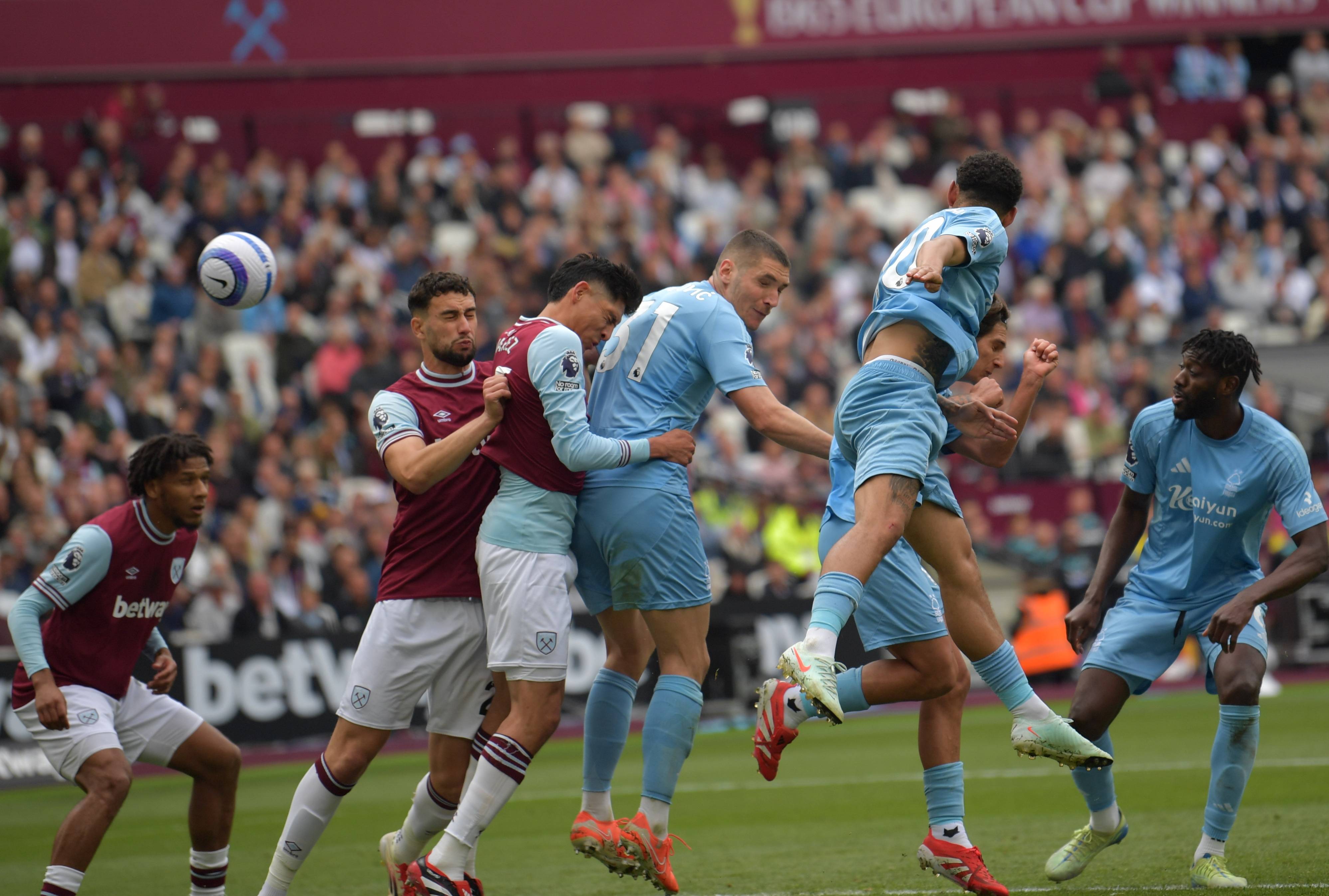 西汉姆联客场遭遇逆转失利,失去领先优势的简单介绍 西汉姆联客场遭遇逆转失利,失去领先优势的简单介绍