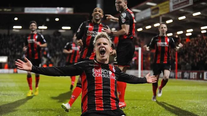 马赛主场告捷,继续保持领先优势 马赛主场告捷,继续保持领先优势