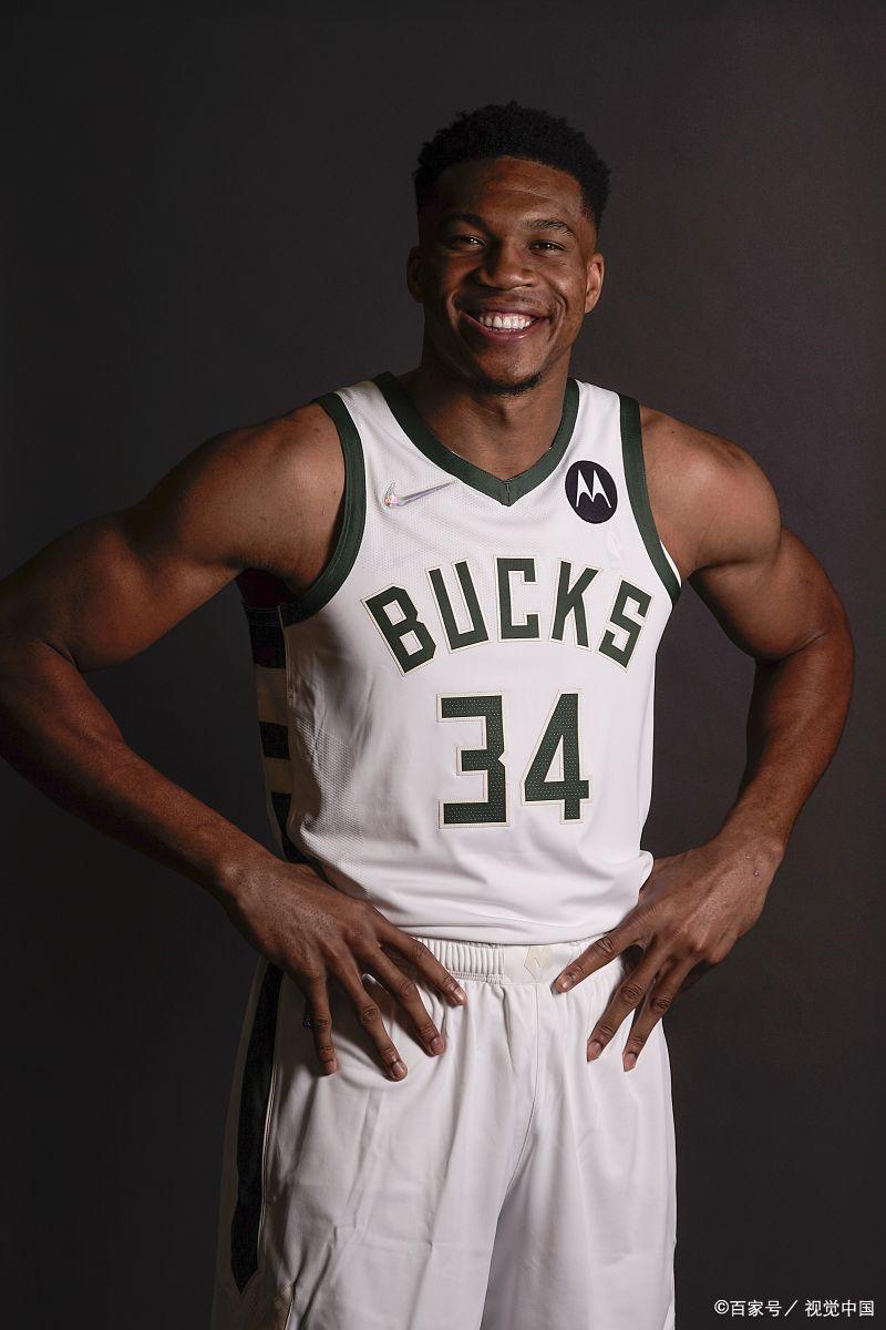 雄鹿队凭借阿德托昆博的精彩表现，轻松晋级