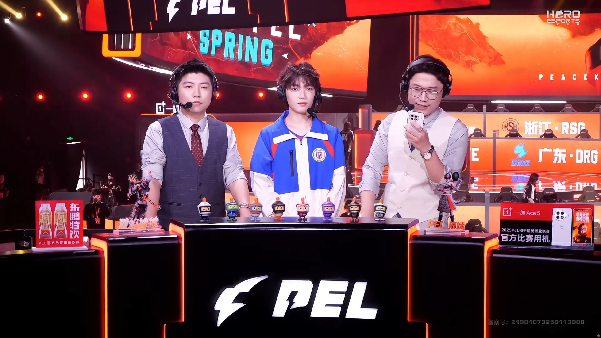 LGD险胜KT,Caps成为全场焦点小组赛3:2(釜山) LGD险胜KT,Caps成为全场焦点小组赛3:2(釜山)