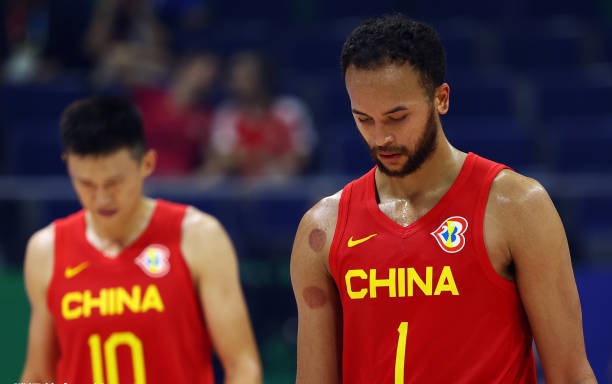 塞尔维亚队持续反击,强势晋级半决赛争夺 塞尔维亚队持续反击,强势晋级半决赛争夺