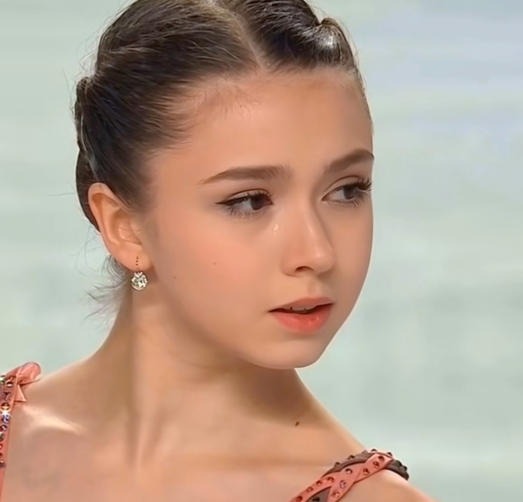 双人滑冰赛场现代感十足,俄罗斯运动员震撼夺冠 双人滑冰赛场现代感十足,俄罗斯运动员震撼夺冠