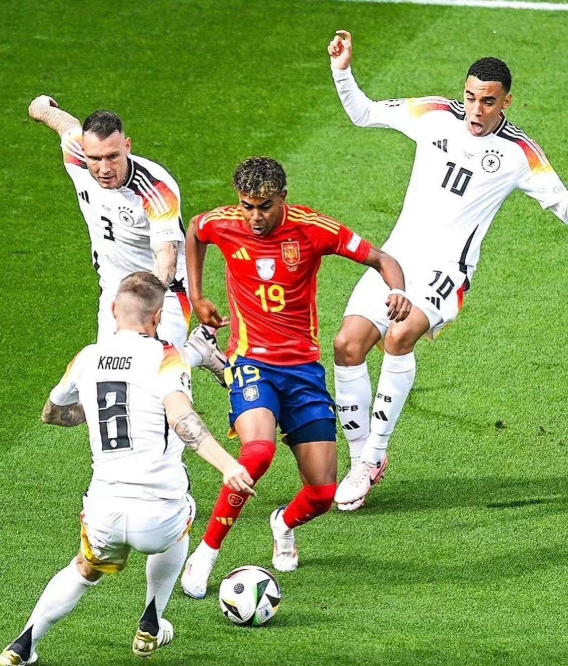 欧洲少年新星惊艳登场,领跑男子100米的简单介绍 欧洲少年新星惊艳登场,领跑男子100米的简单介绍