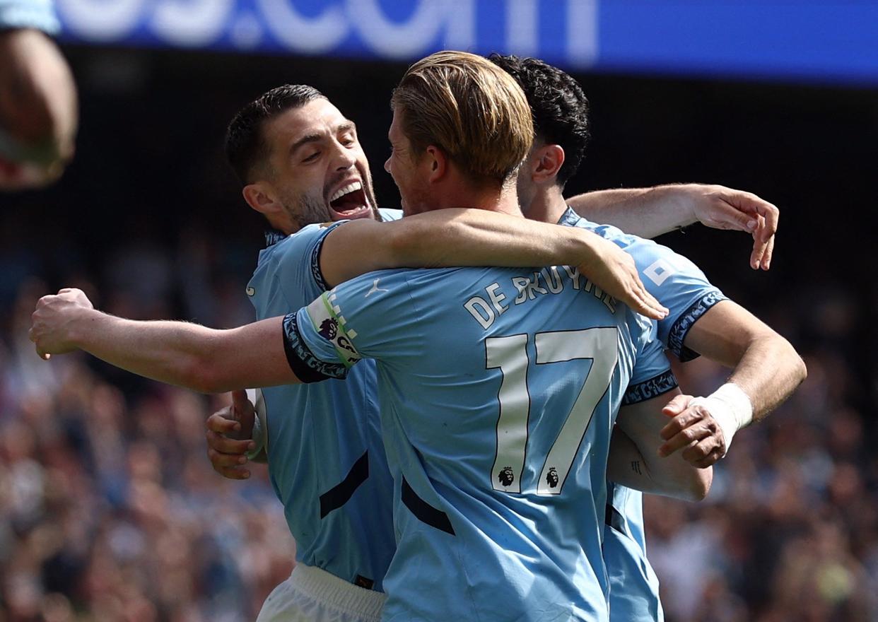 包含水晶宫客场不敌曼城，遭遇近期连败的词条