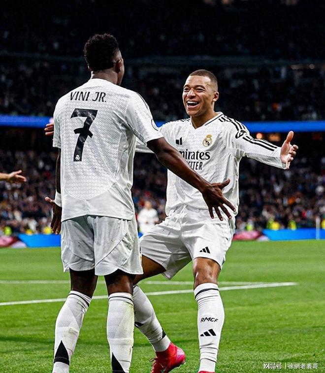 包含巴萨鏖战那不勒斯,姆巴佩一己之力扛起全队的词条 包含巴萨鏖战那不勒斯,姆巴佩一己之力扛起全队的词条