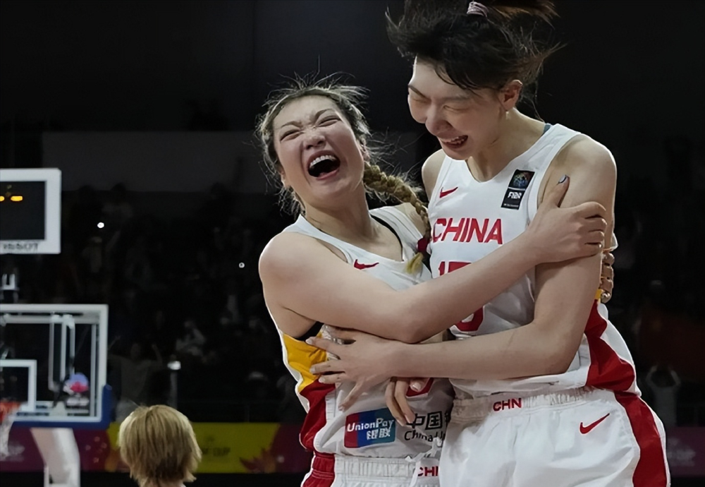 包含韩国羽毛球队逆转丹麦羽毛球队，辛杜高光表现的词条