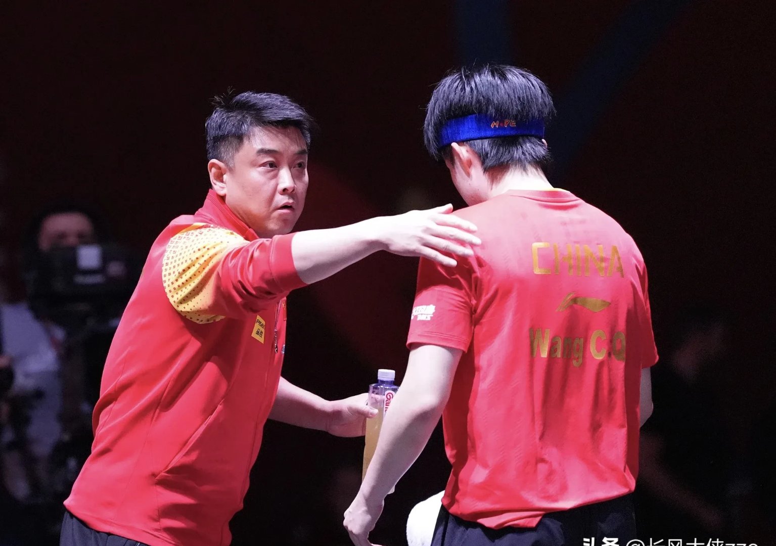 中国队完胜葡萄牙队，王皓惊艳四座